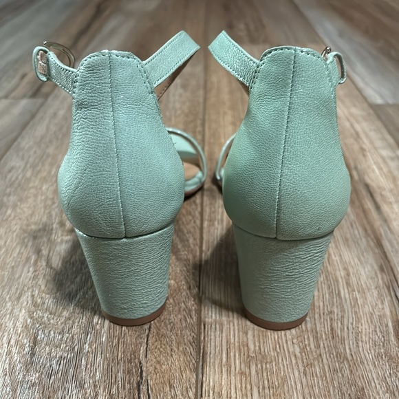 Naturalizer Vera dress sandal heel - spring mint leather size 7 wide - Picture 8 of 12